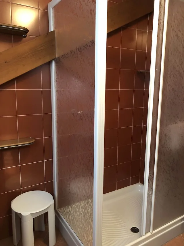 جناح جونيور بسرير كوين وسريرين منفصلين بإطلالة على الجبل بشرفة، Majoni Hotel 9/10