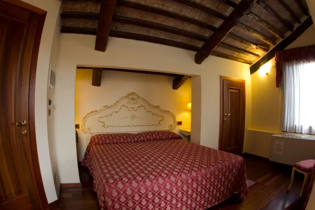 غرفة سوبيريور بسرير مزدوج، Locanda Poste Vecie 1/10