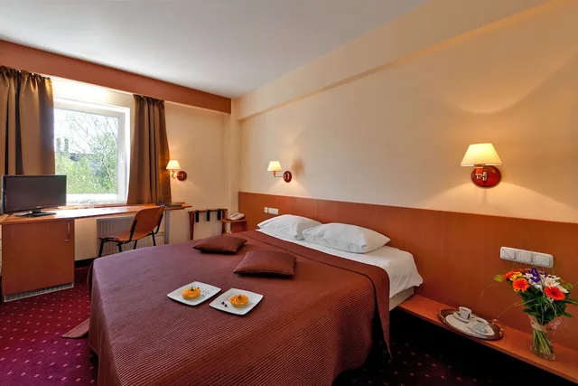 غرفة قياسية بسريرين منفصلين، Art City Inn 4/6