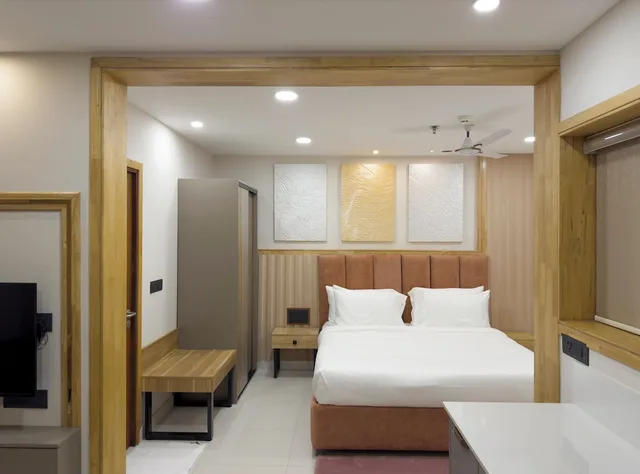 غرفة سوبيريور بسرير كينج وسرير كوين، The Habitat Suites 2/4
