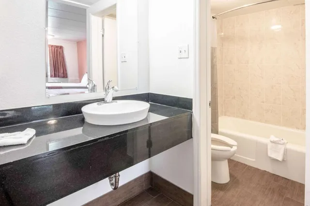 Room, 2 Double Beds, Motel6 Glassboro - Rowan University 5/7