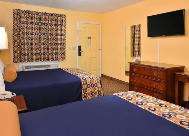 Room, 2 Double Beds, Americas Best Value Inn Princess Anne 3/3