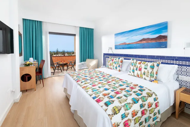 غرفة بشرفة مفردة بسرير فردي، MUR Hotel Neptuno 2/4