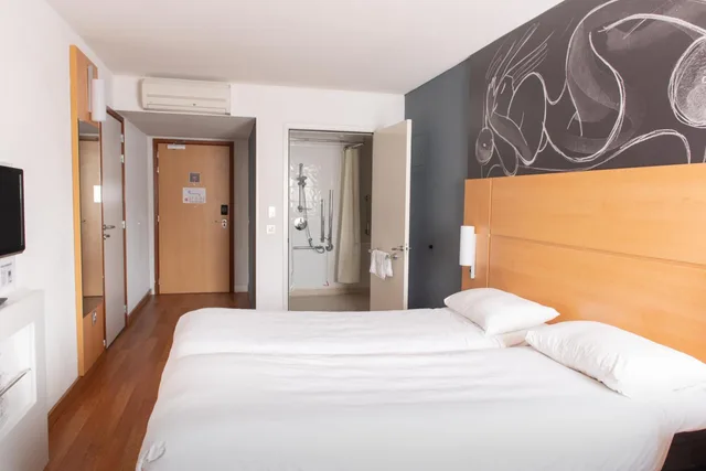Room, Single Bed, Ibis Brighton City Centre Station 3/10