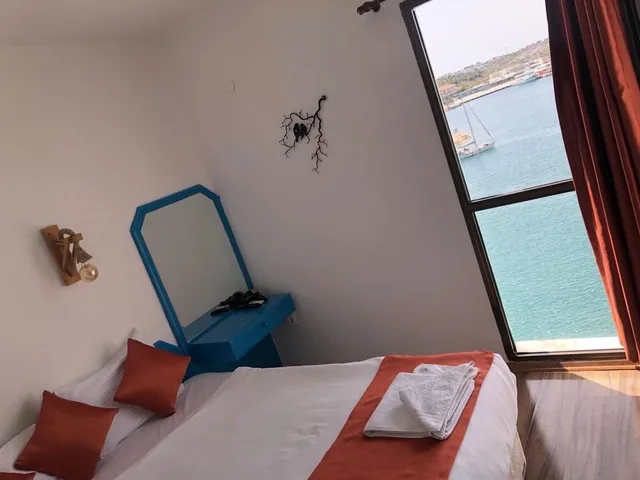 غرفة قياسية بسرير كينج بإطلالة على البحر، Marin Hotel 5/10