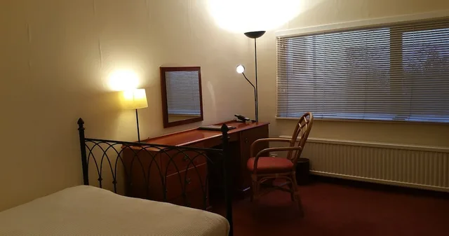 Economy, Double Bed, The Four Seasons Hotel 3/3