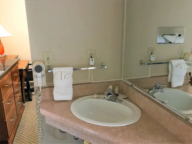 Room, Queen Bed, Smoking, Americas Best Value Inn - Lynnwood / Seattle 5/7