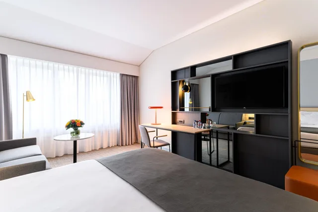 غرفة قياسية بسرير كوين مع أريكة، Holiday Inn Hasselt 2/3