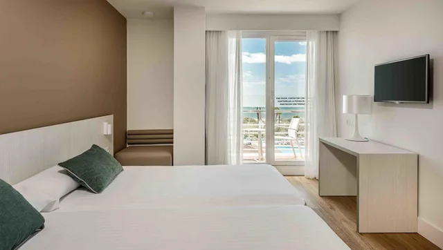 Standard, Balcony or Terrace، Ilunion Islantilla 2/3