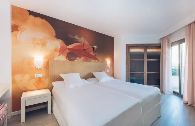 غرفة بريميوم عائلية بسريرين منفصلين بشرفة مع أريكة، Iberostar Selection Albufera Park 2/4