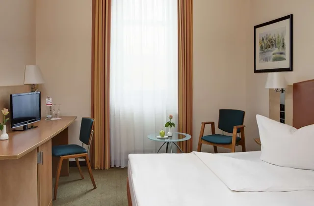 غرفة بزنس بسرير كوين، IntercityHotel Berlin Ostbahnhof 6/8