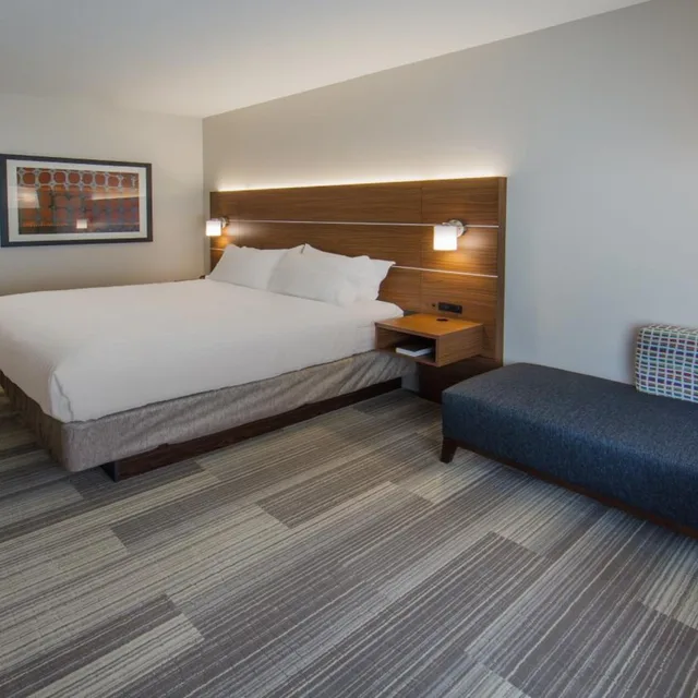 غرفة تنفيذية بسرير كينج لذوي الإعاقة، Holiday Inn Express Gatlinburg Downtown 3/10