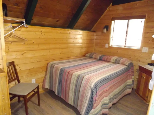 كابينة بسريرين مزدوجين بحمام خاص، Arizona Mountain Inn and Cabins 1/4