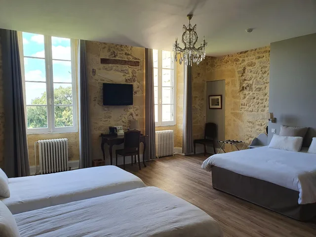 غرفة قياسية ثلاثية، CHATEAU FLEUR DE ROQUES 1/1