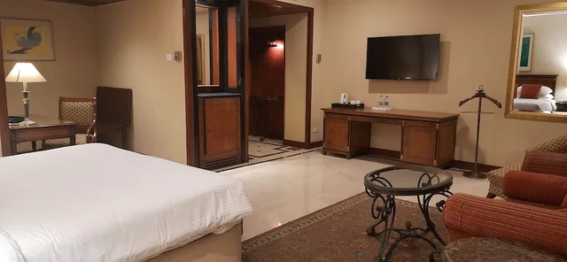 جناح بسرير كينج، The Hans Plaza 10/10