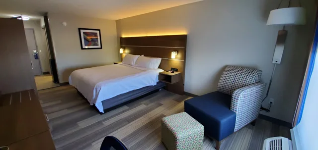 Leisure, King Bed، Holiday Inn Express Hotel And Suites Kinston 4/9