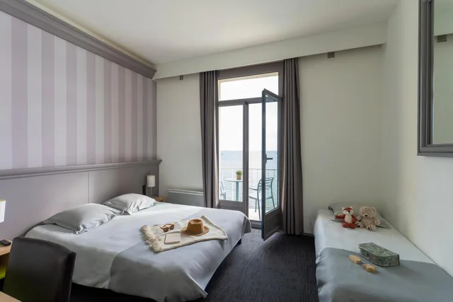 غرفة ثلاثية بشرفة، Belambra Clubs Le Grand Hotel de la Mer 2/10
