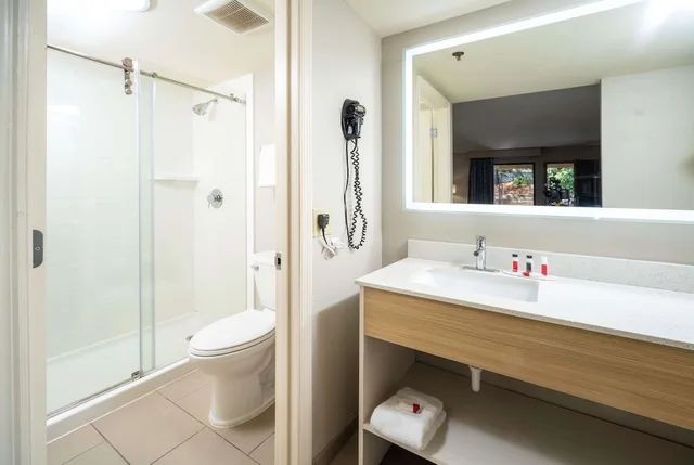 غرفة بسريرين كوين للمدخنين، Days Inn by Wyndham Atlanta Stone Mountain 5/6