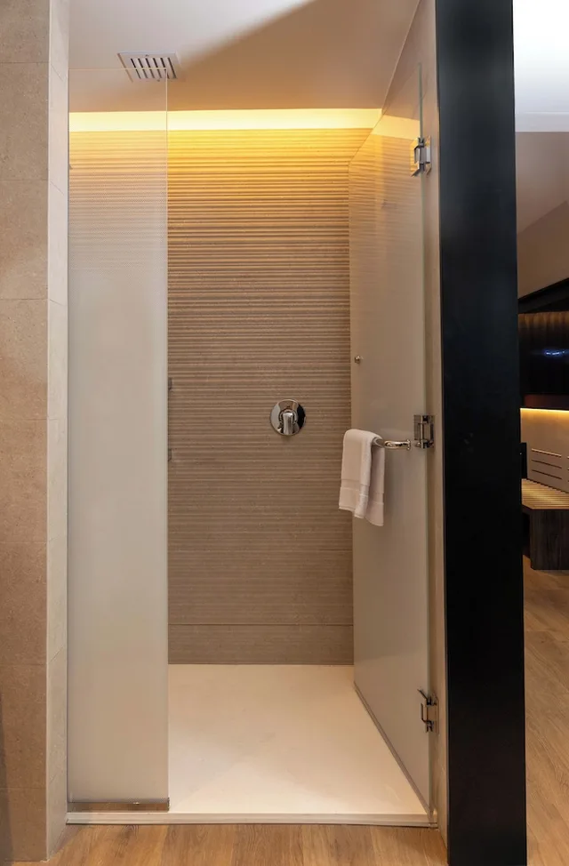 جناح بريميوم بسرير كينج، Wyndham Grand Costa Del Sol Lima Airport 5/6