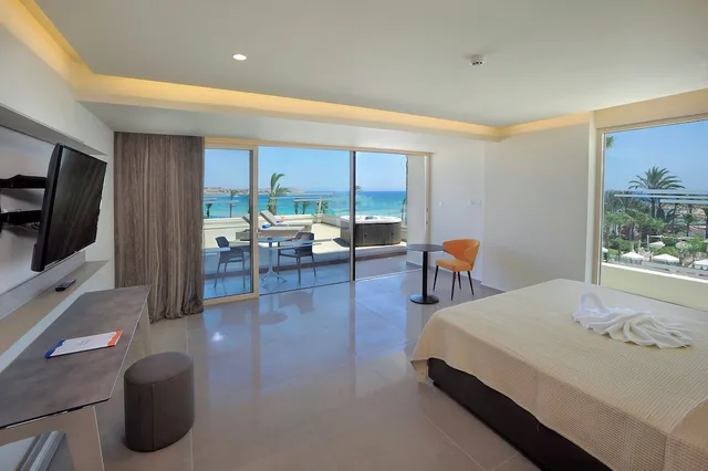 Interior, Junior, King Bed, Sofa, Outdoor Jetted Tub, Hot Tub، Nelia Beach Hotel & Spa 2/4