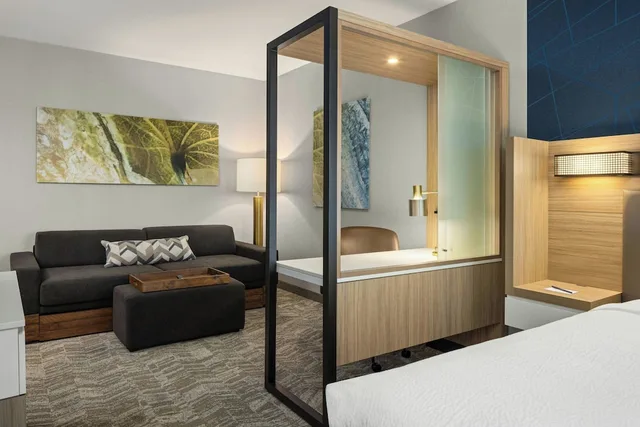جناح بسريرين كوين مع سرير سحّاب إضافي، SpringHill Suites by Marriott Eau Claire 2/6