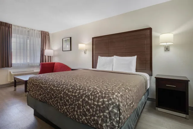غرفة قياسية بسرير كينج مع أريكة، SureStay By Best Western Terrell 1/10