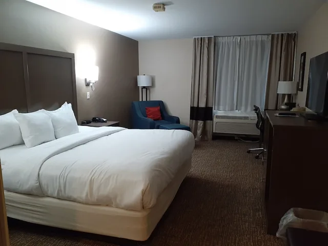 غرفة قياسية بسرير كينج، Comfort Inn Van Wert, OH 6/9