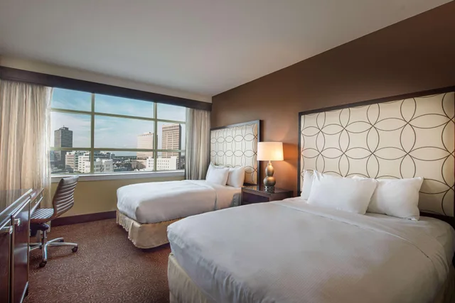 غرفة بسرير كوين بإطلالة على المدينة، Hilton Capitol Rouge Capitol Center 1/3