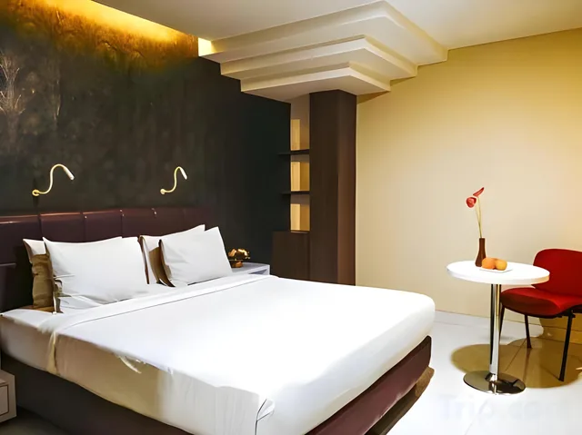 غرفة سوبيريور، Empress Hotel Makassar 1/2