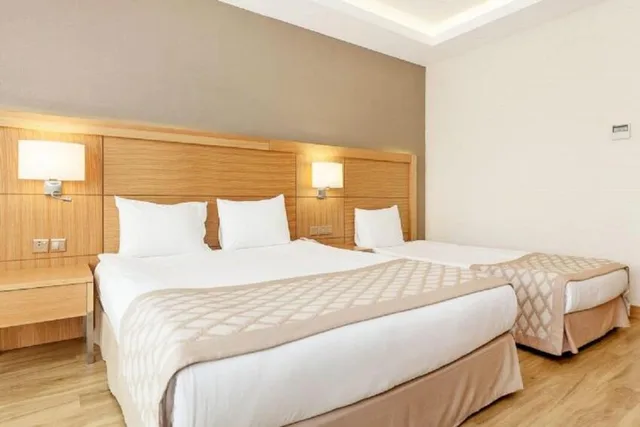 Standard Room, Salamis Bay Conti Resort and Casino 2/3