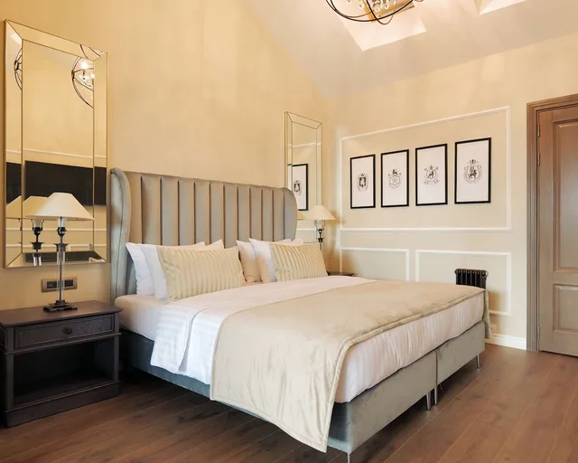 جناح بسرير كينج بشرفة بمنطقة جلوس، Best Western Plus Market Square Lviv 1/2