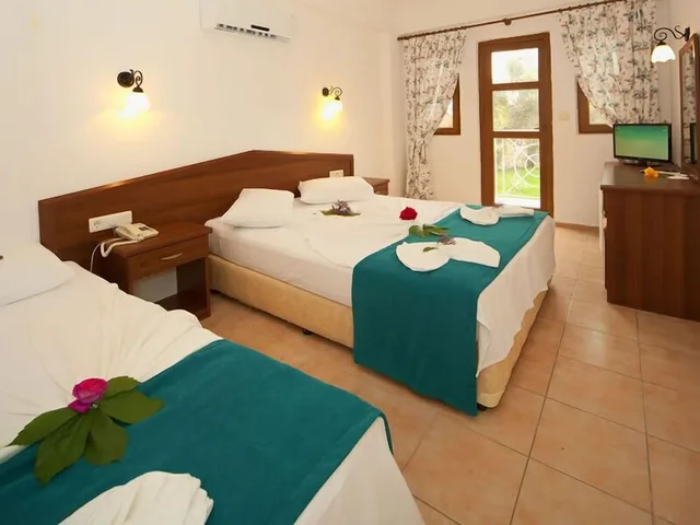 Standard, Double Bed, White Hotel 1/2