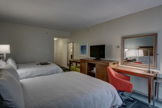 غرفة قياسية بسريرين مزدوجين، Hampton Inn Pittsburgh-Monroeville 2/10