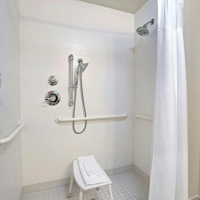 جناح بسرير كينج مع سرير سحّاب إضافي مع أريكة لذوي الإعاقة، Springhill Suites Phoenix Tempe Airport 6/10
