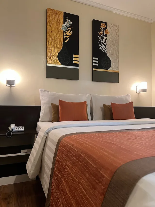 غرفة قياسية بسرير كوين، Subic Residencias 5/8