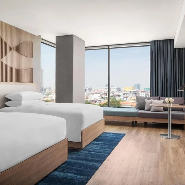 غرفة ديلوكس تنفيذية بسريرين منفصلين مع أريكة، Courtyard Phnom Penh 5/9