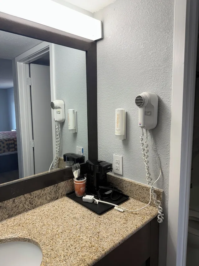 Standard, 2 Queen Beds, Econo Lodge Ruther Glen 7/9