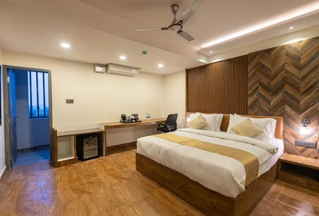 غرفة تنفيذية بسرير كينج، Clarks Inn Airport Hotel Bangalore 1/3