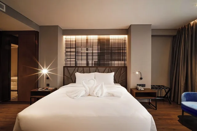 غرفة فاخرة بسرير كينج، Nhat Ha Lavish Hotel 2/6