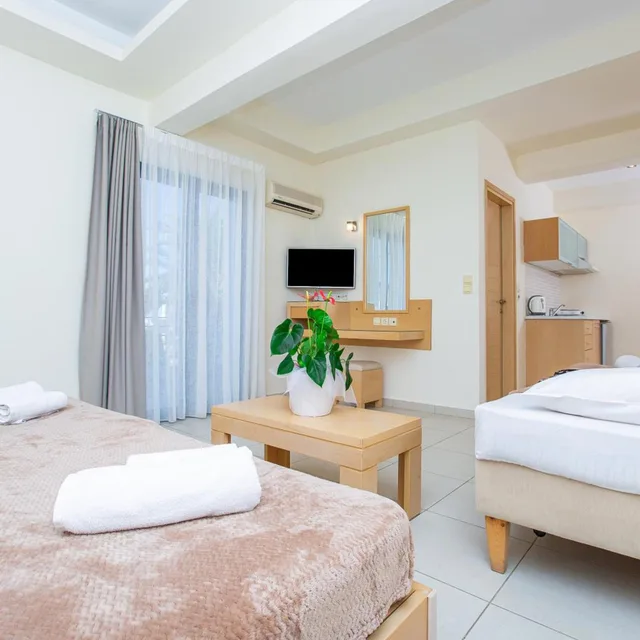 استوديو سوبيريور ثلاثي، Hermes Hotel Malia 8/10