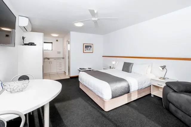 Studio, PALMS MOTEL 2/2