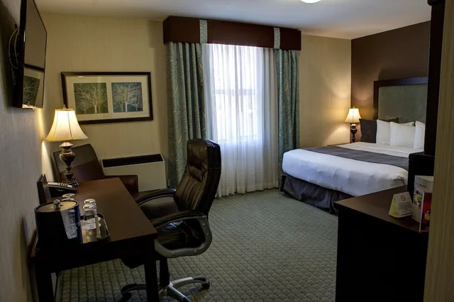 Coast, Comfort, Queen Bed، Coast Lethbridge Hotel and Conference Centre 5/9