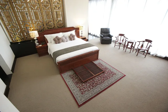 جناح رئاسي بسرير كينج، Merlynn Park Hotel 5/9