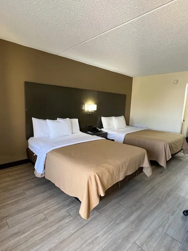 غرفة قياسية بسريرين مزدوجين، Rodeway Inn Walterboro I-95 2/4