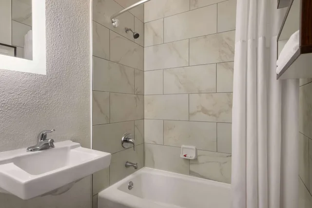غرفة قياسية بسريرين كوين، Holiday Lodge, Appleton 2/2