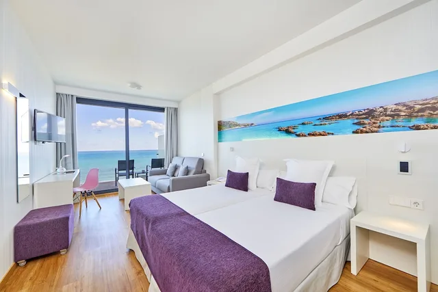 غرفة سوبيريور بسرير مزدوج بإطلالة على البحر، Hotel Negresco - Adults Only 1/2