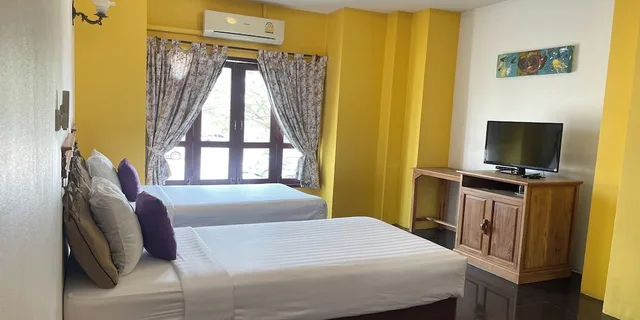 Standard, Twin Beds, Yellow Tique Hotel 2/6