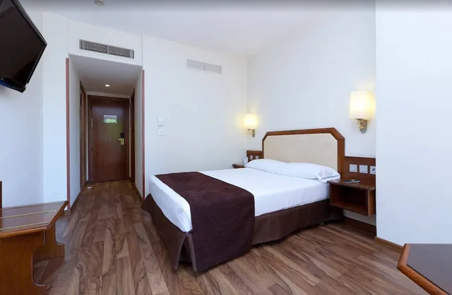 غرفة مفردة بسريرين منفصلين، Senator Barajas Hotel 6/10