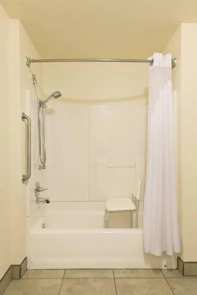 غرفة قياسية بسريرين كوين لذوي الإعاقة، Holiday Inn Express Show Low 4/4