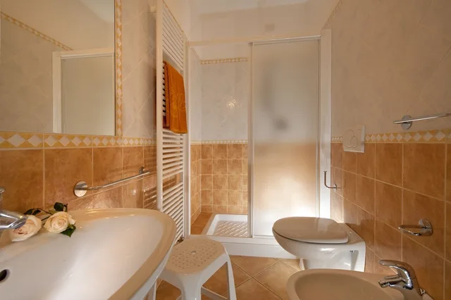 شقة بسرير مزدوج بغرفة نوم واحدة مع أريكة، PORTOVERDE BEACH APARTMENTS 2/2